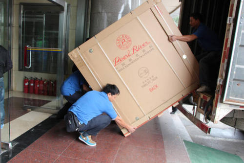 前进钢琴贵重工艺品无忧运